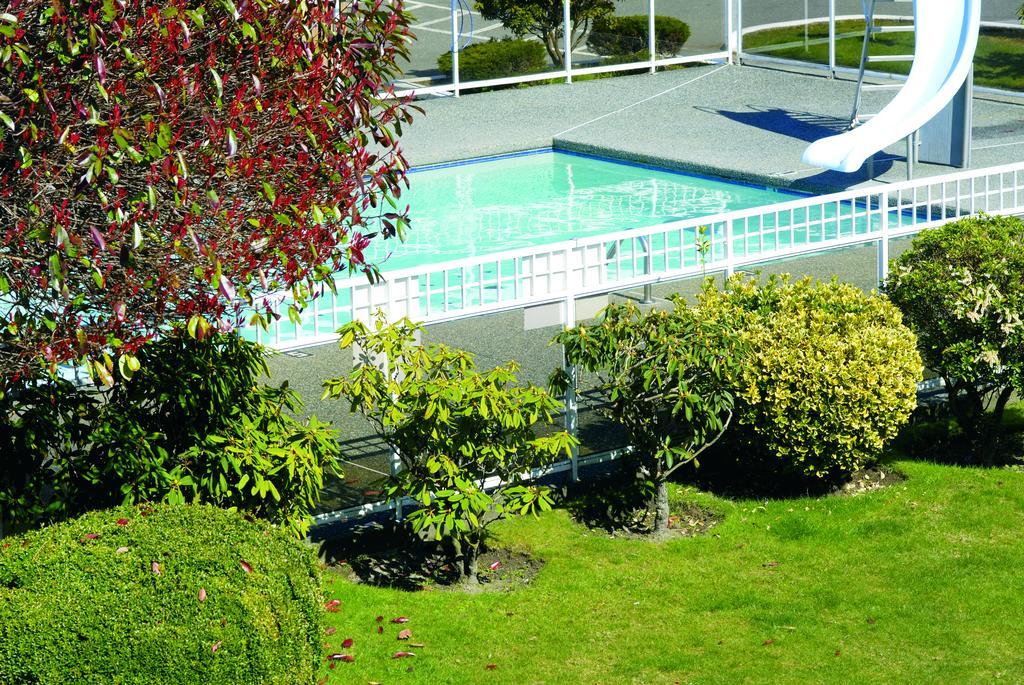 Grouse Inn West Vancouver Exterior photo
